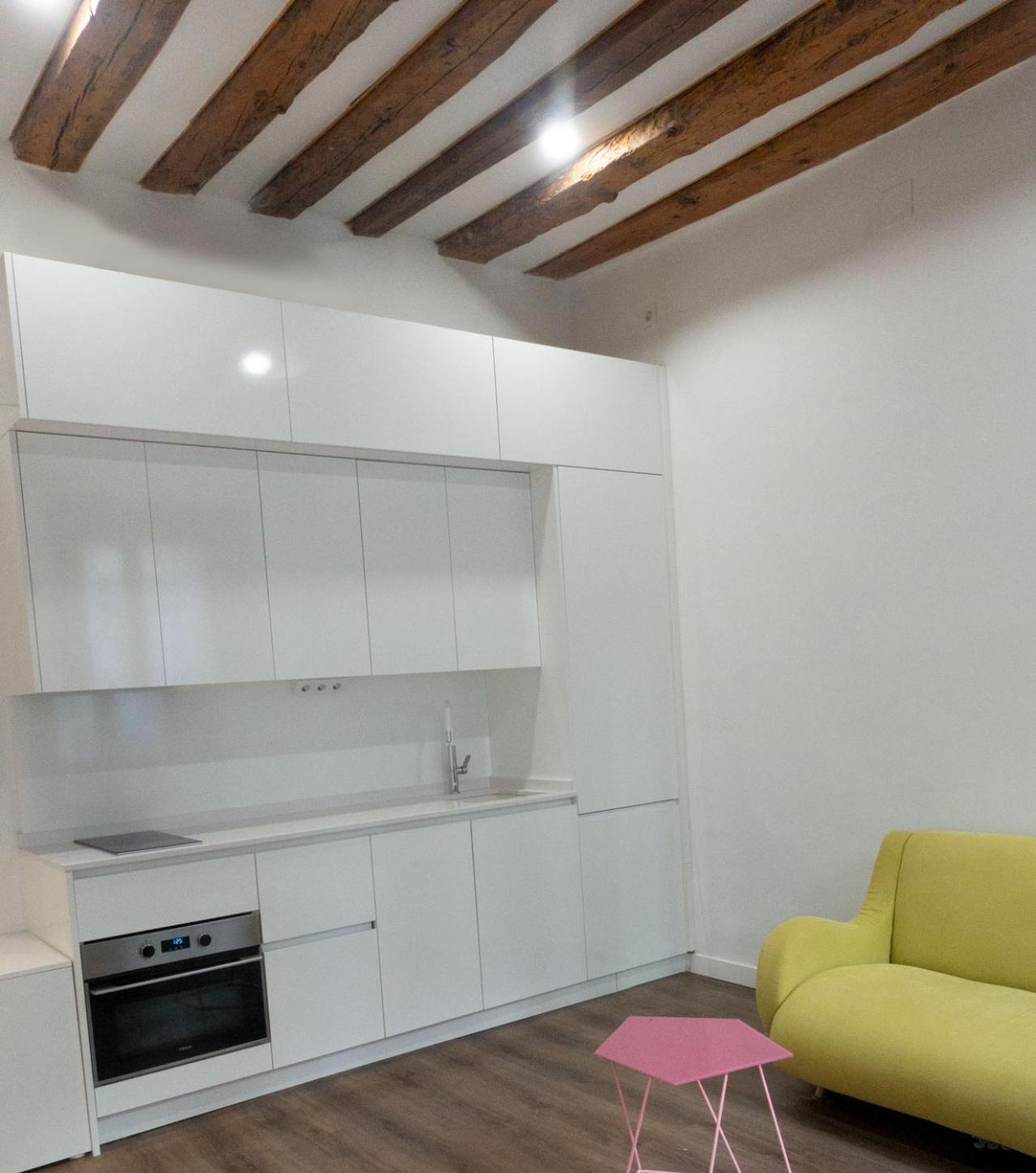 Hortaleza 4, Preciso Estudio En Chueca Junto A La Gran Via De Madrid Buitenkant foto