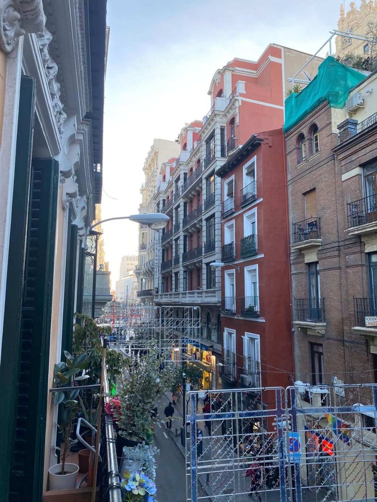 Hortaleza 4, Preciso Estudio En Chueca Junto A La Gran Via De Madrid Buitenkant foto