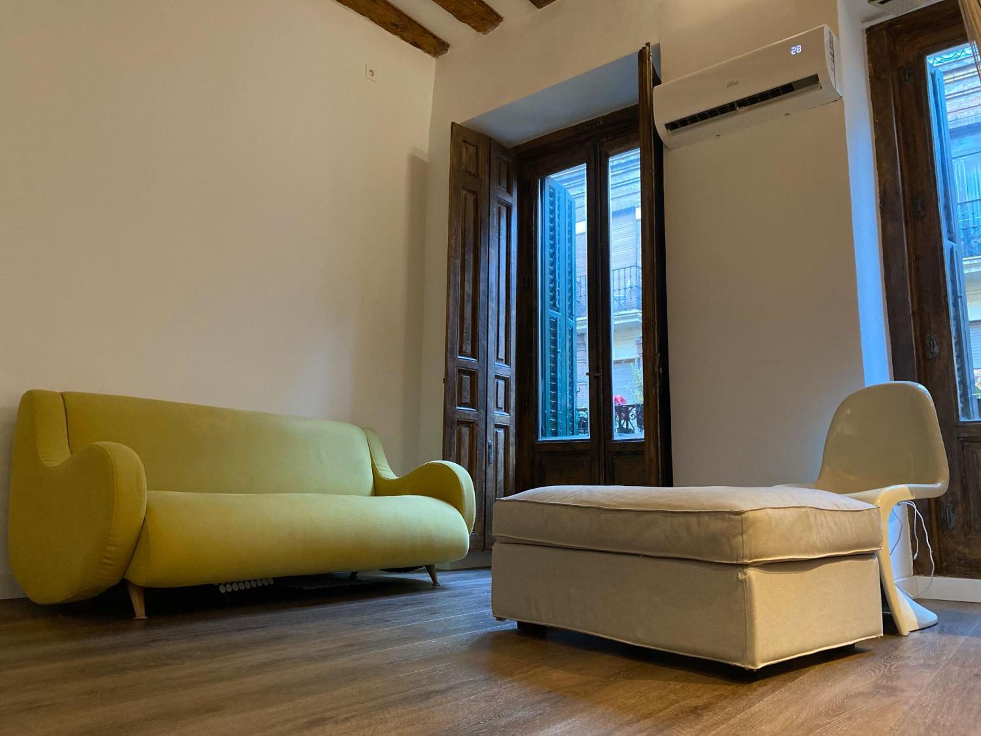 Hortaleza 4, Preciso Estudio En Chueca Junto A La Gran Via De Madrid Buitenkant foto
