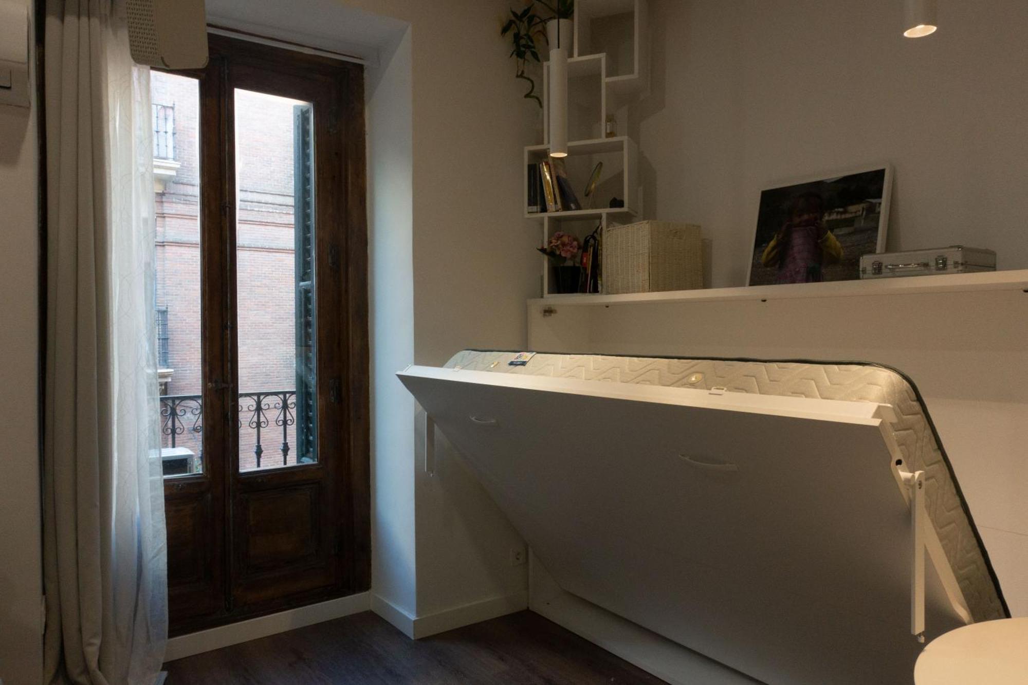 Hortaleza 4, Preciso Estudio En Chueca Junto A La Gran Via De Madrid Buitenkant foto