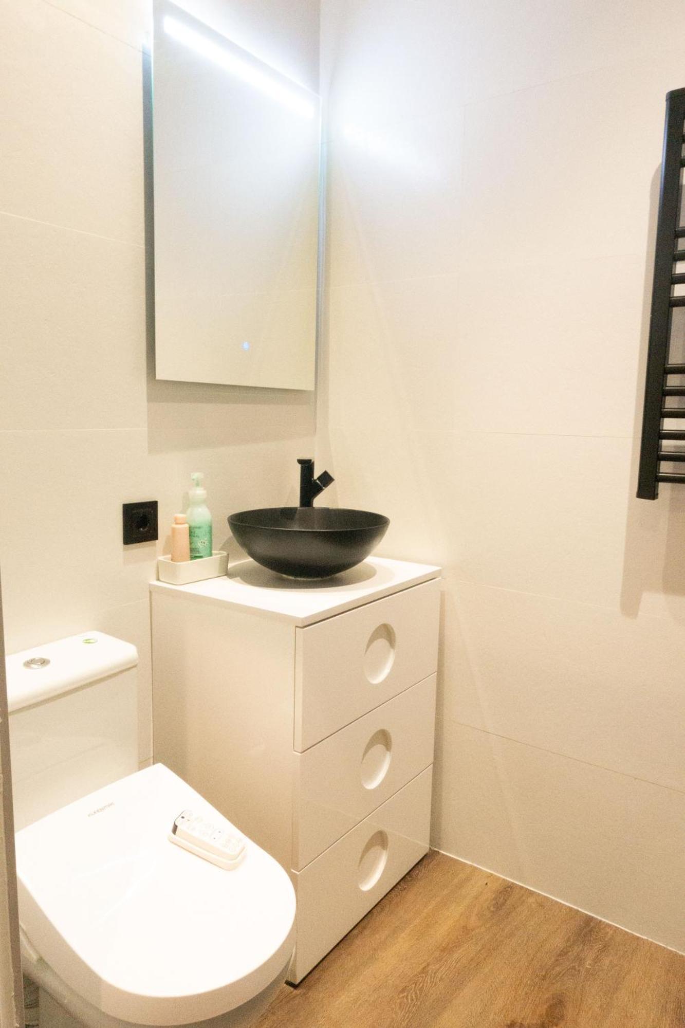 Hortaleza 4, Preciso Estudio En Chueca Junto A La Gran Via De Madrid Buitenkant foto
