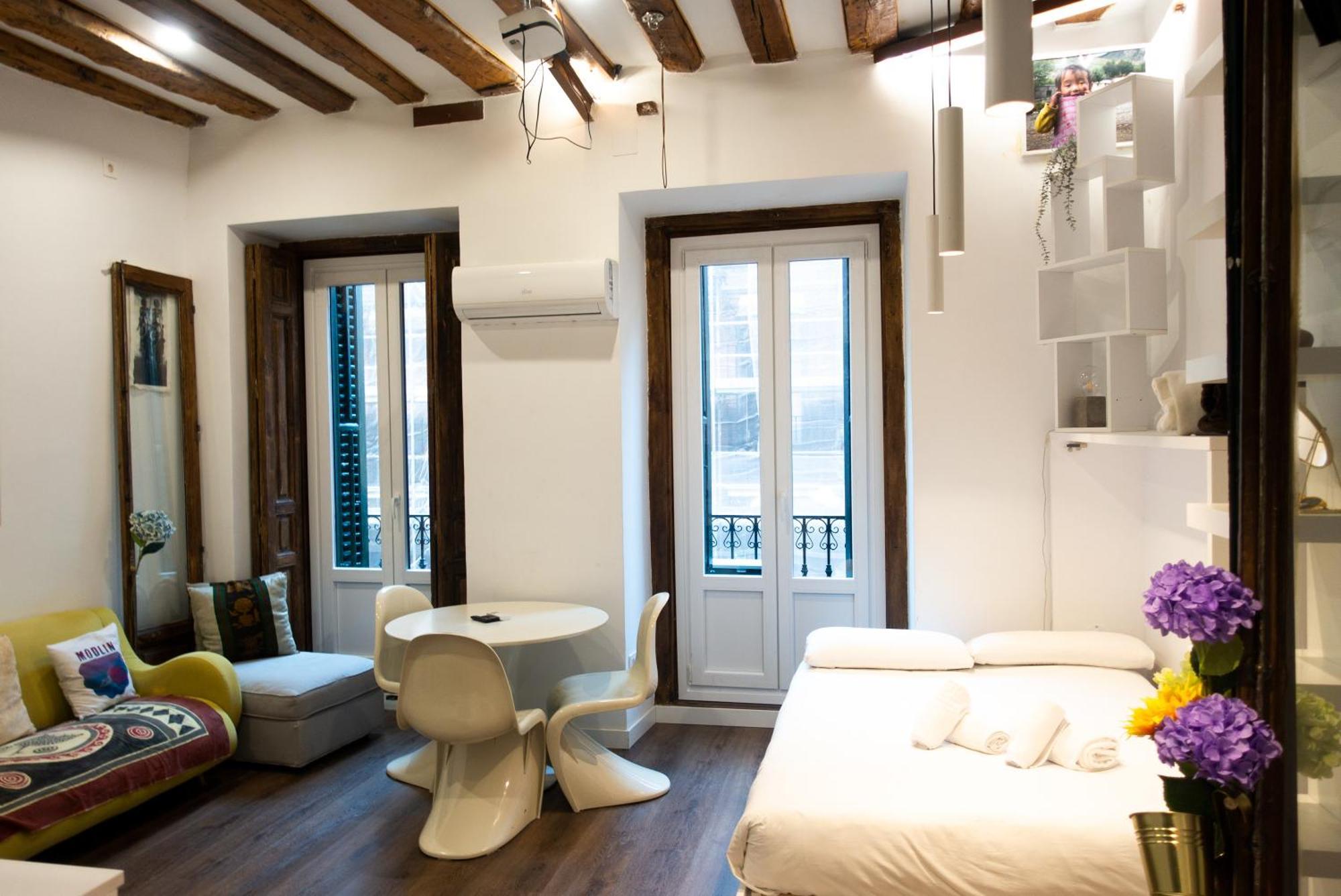 Hortaleza 4, Preciso Estudio En Chueca Junto A La Gran Via De Madrid Buitenkant foto